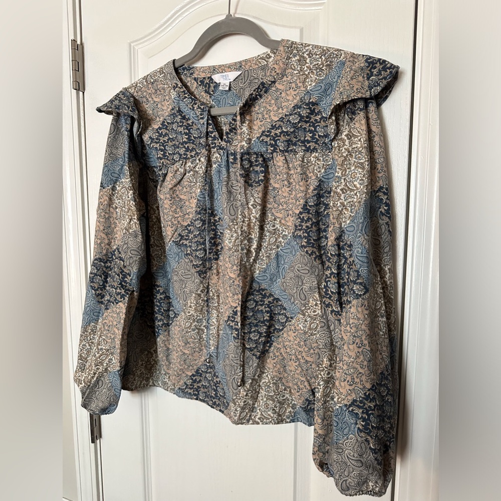 Time and Tru Blue LS Ruffled Shoulder Blouse size XL